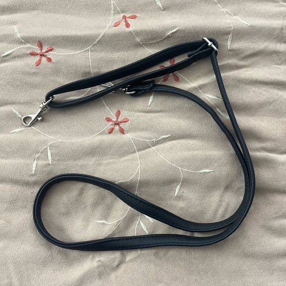 Kenneth Cole cross body bag - Picture 5 of 5